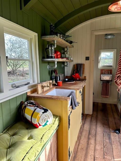 Secret Paddock Secluded Suffolk Getaway Apartment Hollesley Bagian luar foto